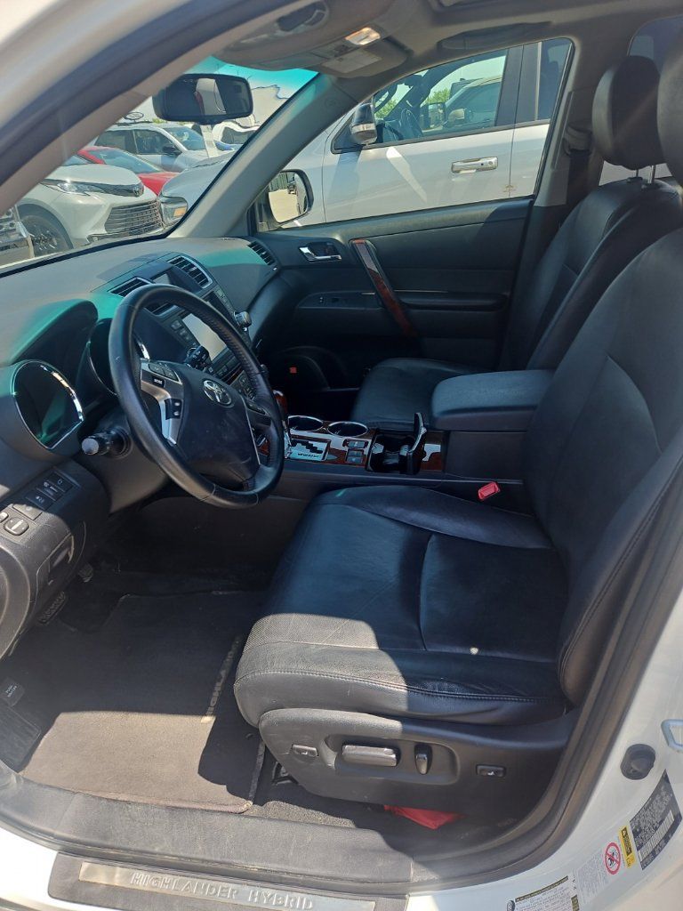 Used 2011 Toyota Highlander Limited AWD/4WD image 10