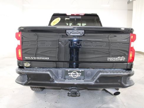 Used 2024 Chevrolet Silverado 2500 High Country AWD/4WD image 7
