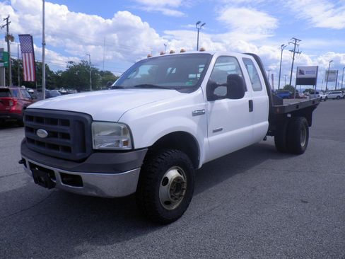 Used 2005 Ford F350 4x4 SuperCab DRW Super Duty image 3