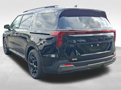 New 2026 Kia Carnival SX w/ SX Dark Edition Package