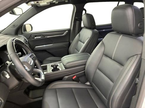 Used 2025 GMC Acadia Elevation w/ Super Cruise Package image 12