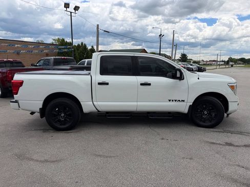 Used 2021 Nissan Titan SV w/ SV Convenience Package AWD/4WD image 7