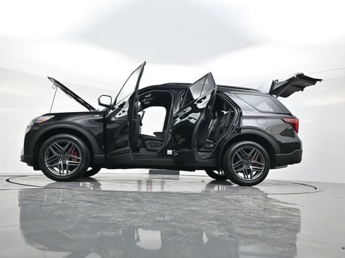 New 2026 Ford Explorer ST-Line w/ ST-Line Street Pack image 61