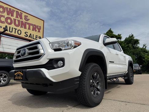Used 2021 Toyota Tacoma SR5 w/ Trail Edition AWD/4WD image 1