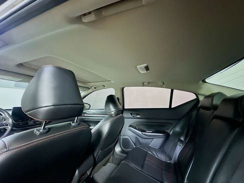 Used 2024 Nissan Altima 2.5 SR w/ SR Premium Package image 11