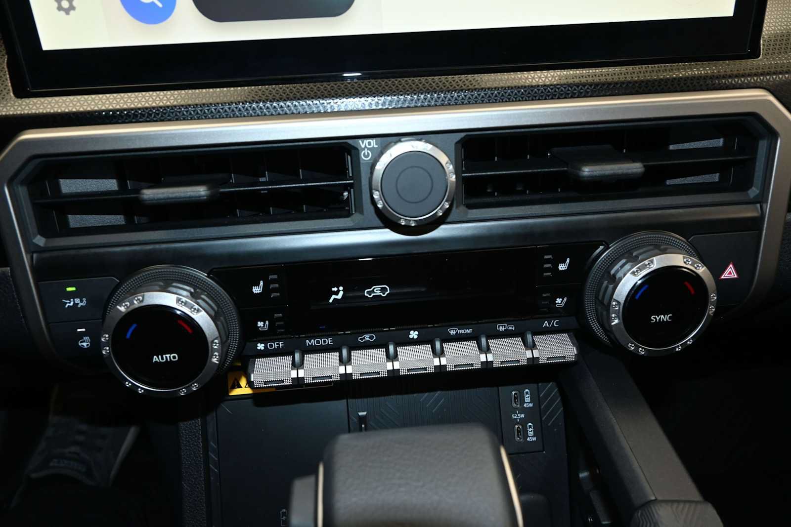 Used 2025 Toyota 4Runner Limited AWD/4WD image 14