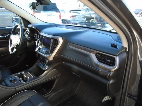 Used 2020 GMC Acadia Denali w/ Technology Package image 24