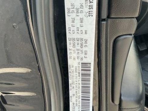 Used 2018 Jeep Grand Cherokee Summit AWD/4WD image 32