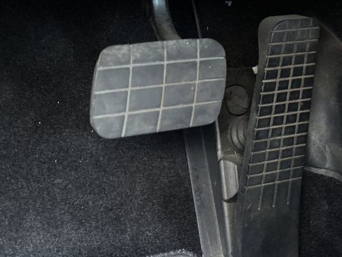 Used 2002 Porsche 911 Carrera 4 image 38