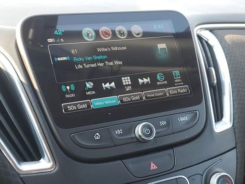 Used 2017 Chevrolet Malibu LT image 13