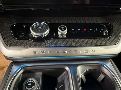 New 2027 Ford Expedition Platinum w/ Stealth Appearance Package AWD/4WD image 14