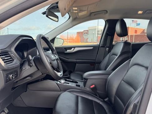 Used 2025 Ford Escape Platinum image 7
