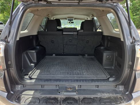 Used 2018 Toyota 4Runner TRD Off-Road AWD/4WD image 11