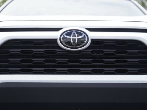 Used 2024 Toyota RAV4 XLE w/ Convenience Package FWD image 27