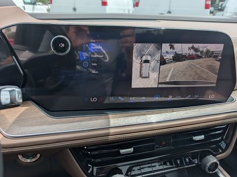 Used 2025 Chevrolet Tahoe High Country image 25