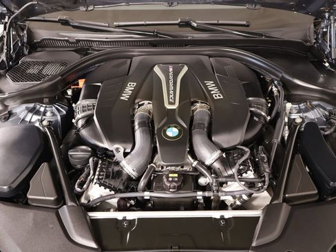 Used 2019 BMW M550i xDrive image 21