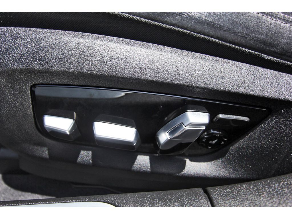 Used 2022 BMW 750i xDrive w/ Executive Package AWD/4WD image 27