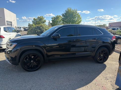 Used 2020 Volkswagen Atlas Cross Sport SEL AWD/4WD image 2