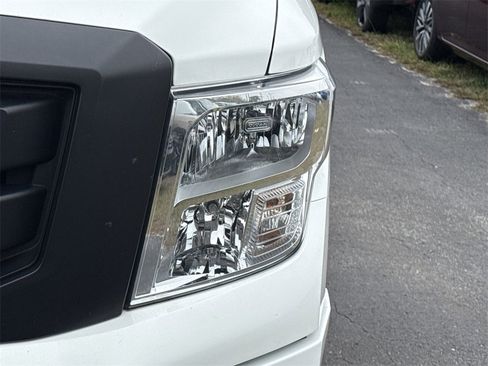 Certified 2022 Nissan Titan S w/ S Utility Package image 11