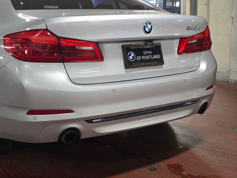 Used 2018 BMW 530e xDrive w/ Premium Package 2 AWD/4WD image 13