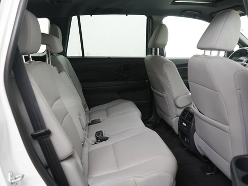 Used 2023 Honda Passport Elite image 12