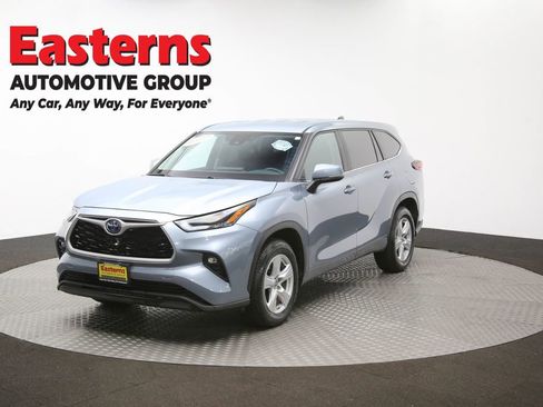 Used 2023 Toyota Highlander LE image 55