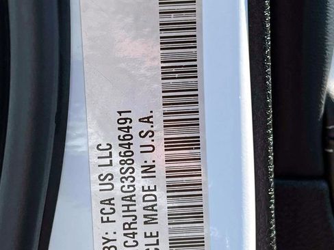 Certified 2025 Jeep Grand Cherokee Laredo image 19