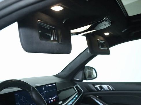 Certified 2024 BMW X7 xDrive40i w/ M Sport Package image 21