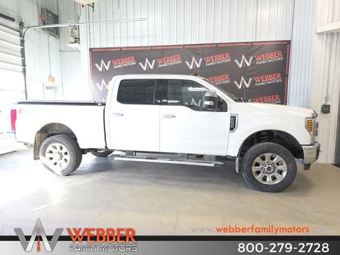 Used 2019 Ford F250 Lariat w/ Chrome Package image 3