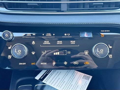 Certified 2026 INFINITI QX60 Luxe w/ Cargo Package FWD image 17