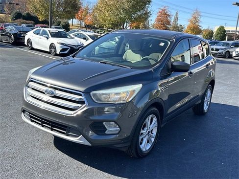 Used 2017 Ford Escape SE image 8