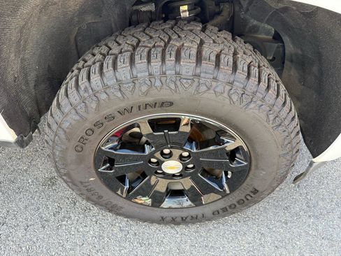 Used 2021 Chevrolet Colorado LT image 40