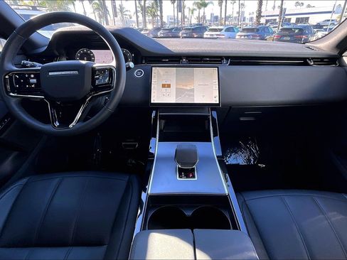 Used 2025 Land Rover Range Rover Evoque Dynamic SE image 15