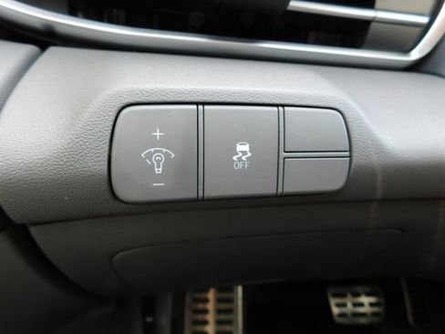 Used 2025 Hyundai Elantra Sport w/ Cargo Package image 22