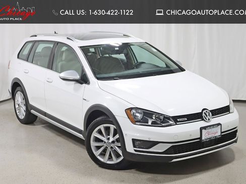 Used 2017 Volkswagen Golf Alltrack SE image 1