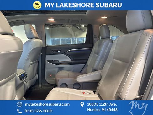 Used 2016 Toyota Highlander Limited Platinum image 26