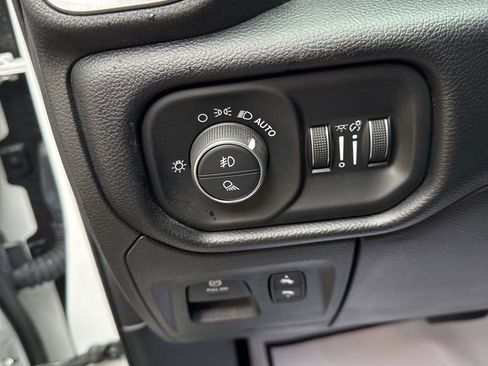 Used 2019 RAM 1500 Big Horn image 33