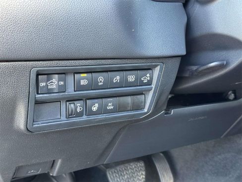 Used 2022 Toyota Tundra Limited w/ Power Package image 10