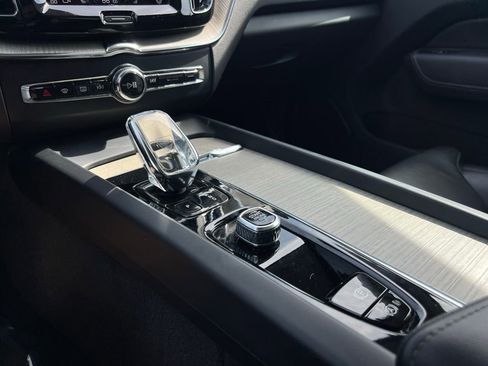Used 2022 Volvo XC60 T8 Inscription w/ Advanced Package image 45