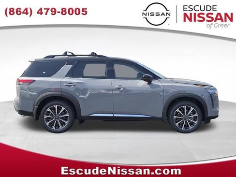 New 2026 Nissan Pathfinder Platinum AWD/4WD image 2