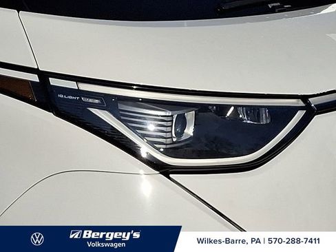 New 2025 Volkswagen ID. Buzz Pro S RWD image 10