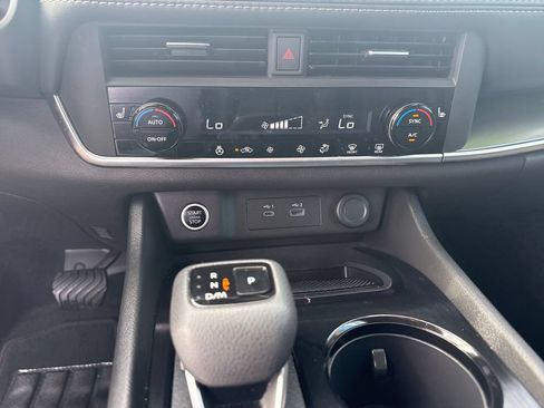 Used 2023 Nissan Rogue SV w/ SV Premium B Package AWD/4WD image 29