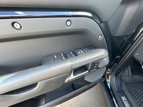 Used 2023 Land Rover Defender 110 X image 12