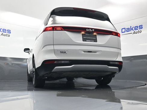 Used 2024 Kia Carnival EX image 45
