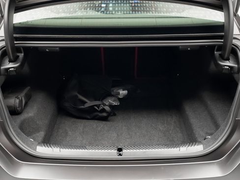 Used 2025 BMW M5 w/ Carbon Package image 77