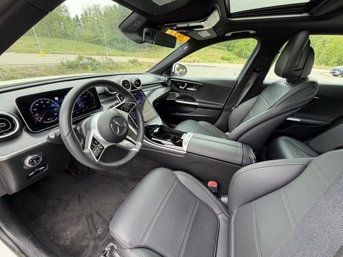 Used 2024 Mercedes-Benz C 300 4MATIC Sedan w/ Exclusive Trim Package image 6