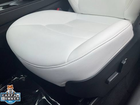 Used 2023 Tesla Model Y Long Range AWD/4WD image 17