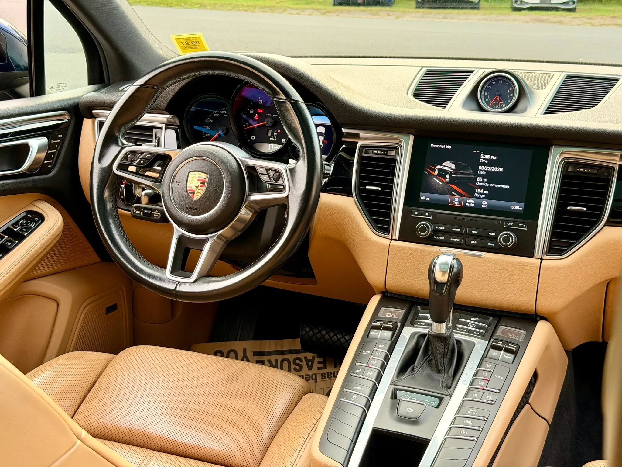 Used 2018 Porsche Macan Sport Edition AWD/4WD image 53