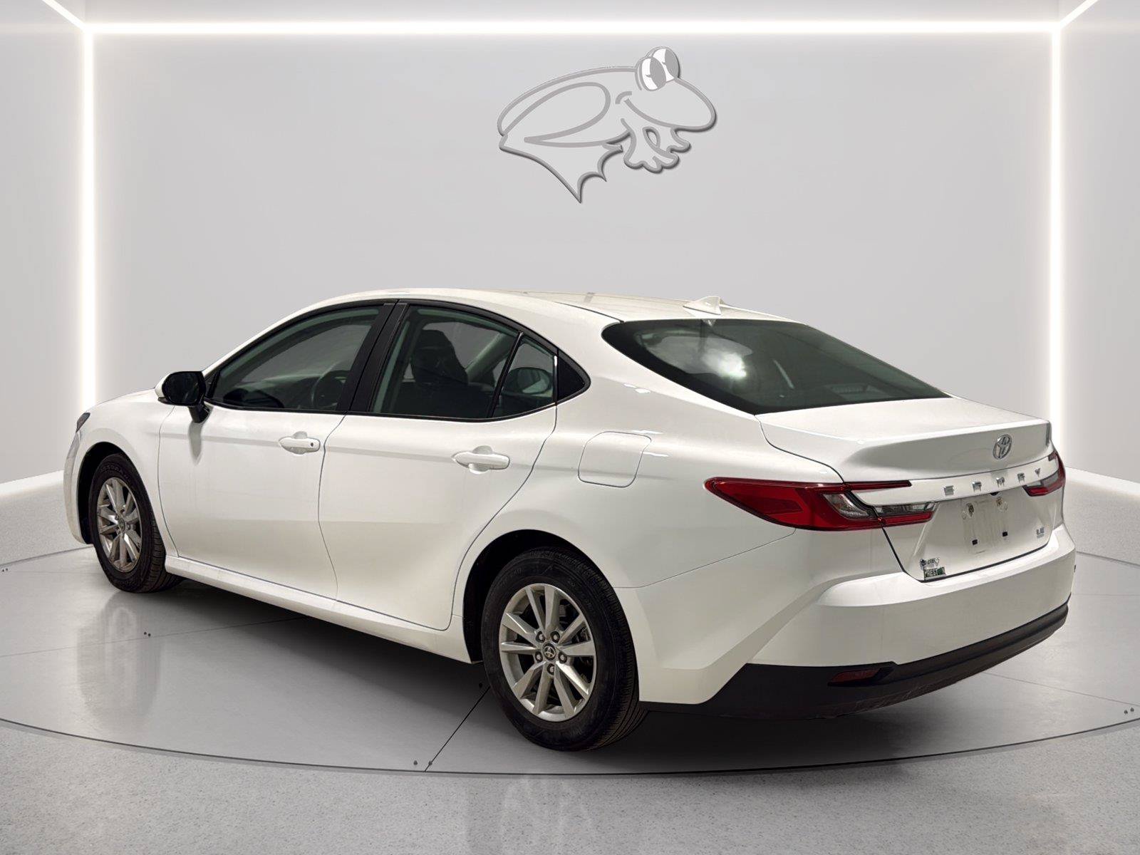 Used 2025 Toyota Camry LE FWD image 3