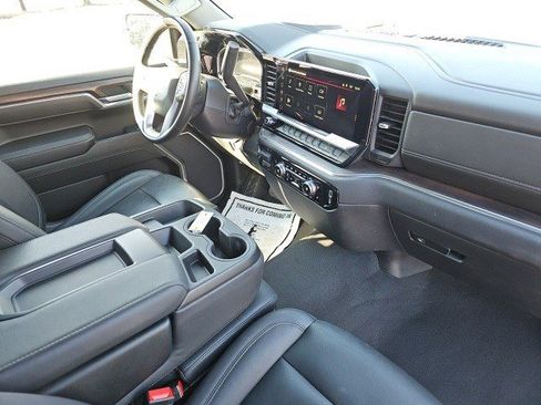 Used 2025 GMC Sierra 1500 SLT image 14